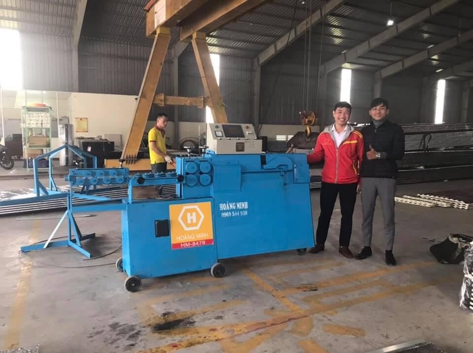 Tại sao Tôn Hoa Sen lại lựa chọn dòng máy bẻ đai của Hoàng Minh