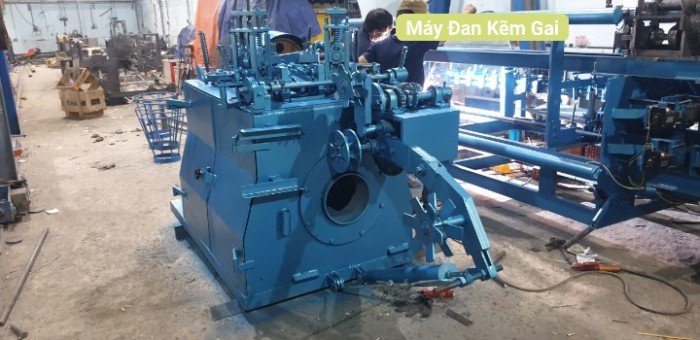 Khẳng định thương hiệu trên thị trường với dòng máy đan kẽm gai